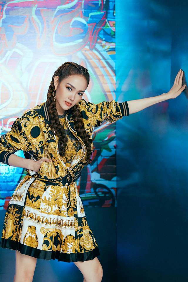 Ngoài nguồn thu từ quảng cáo, Minh Hằng còn 
