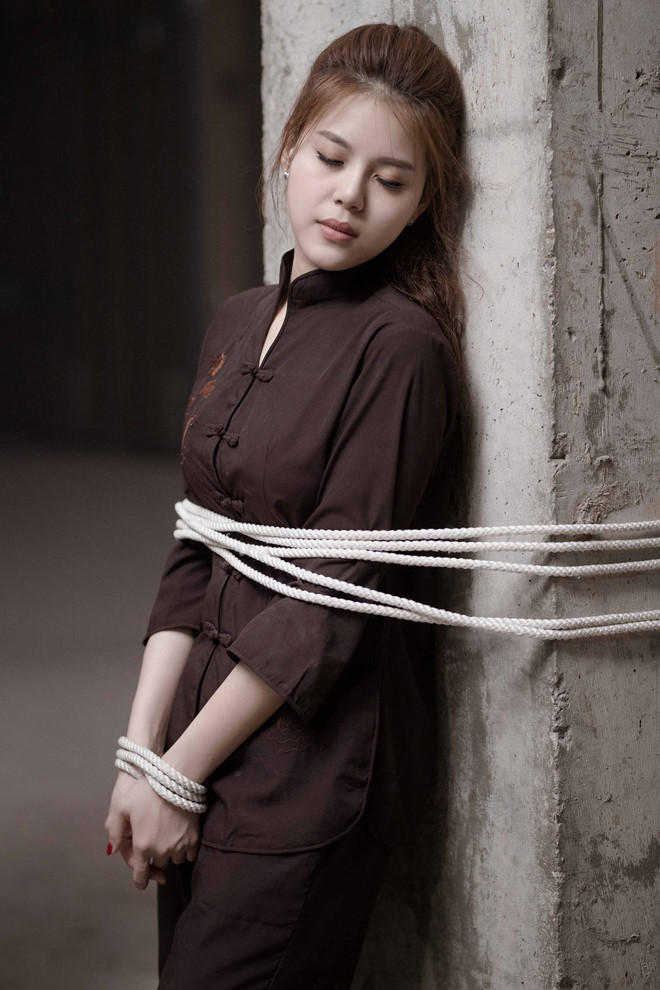 Mỹ Hòa sinh năm 1990, đã tham gia một số phim như Những thiên thần nhanh nhạy (đạo diễn Văn Công Viễn), Điệp khúc tình (đạo diễn Đặng Lưu Việt Bảo), Ảo ảnh (đạo diễn Lê Lộc), Gia đình tôi (đạo diễn Chu Thiện), Lật mặt 1 (đạo diễn Lý Hải), Lô tô (đạo diễn Huỳnh Anh Tuấn)...    
