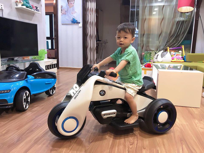 Không gian sống nhỏ nhắn, giản dị của vợ chồng Kỳ Hân - Mạc Hồng Quân trong một khu chung cư cao cấp tại Hà Nội.    