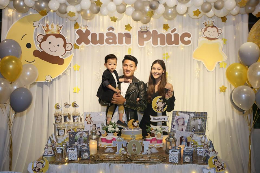 Gia đình hạnh phúc của Kỳ Hân và Mạc Hồng Quân    