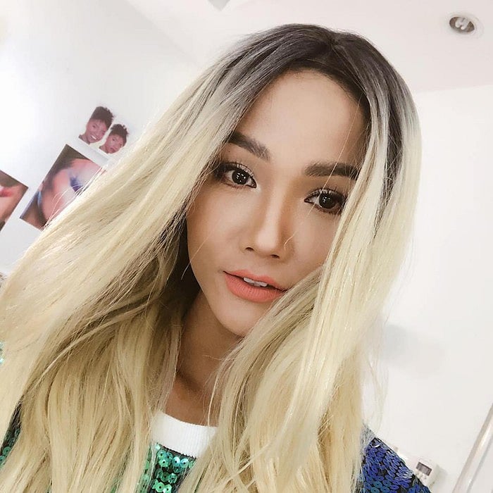 Đây không phải là lần đầu tiên H’hen Niê đổi màu tóc bạch kim. 