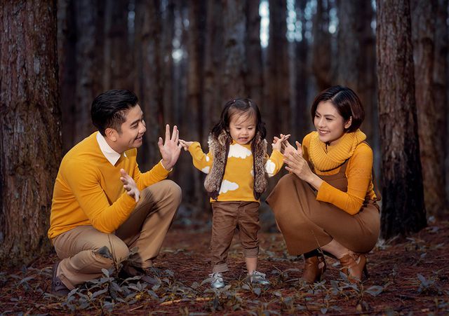 Gia đình Vân Trang vui vẻ bên nhau