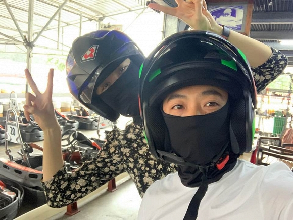 Mới đây, Cường Đô La đăng ảnh đưa Đàm Thu Trang và con trai đi chơi 