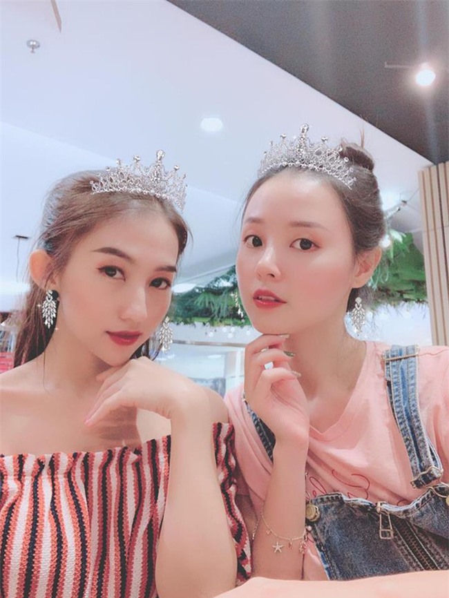 Đăng tải ảnh đi chơi cùng cô bạn thân, Midu khiến fans không ngừng xuýt xoa vì nhan sắc quả trẻ trung, xinh đẹp    
