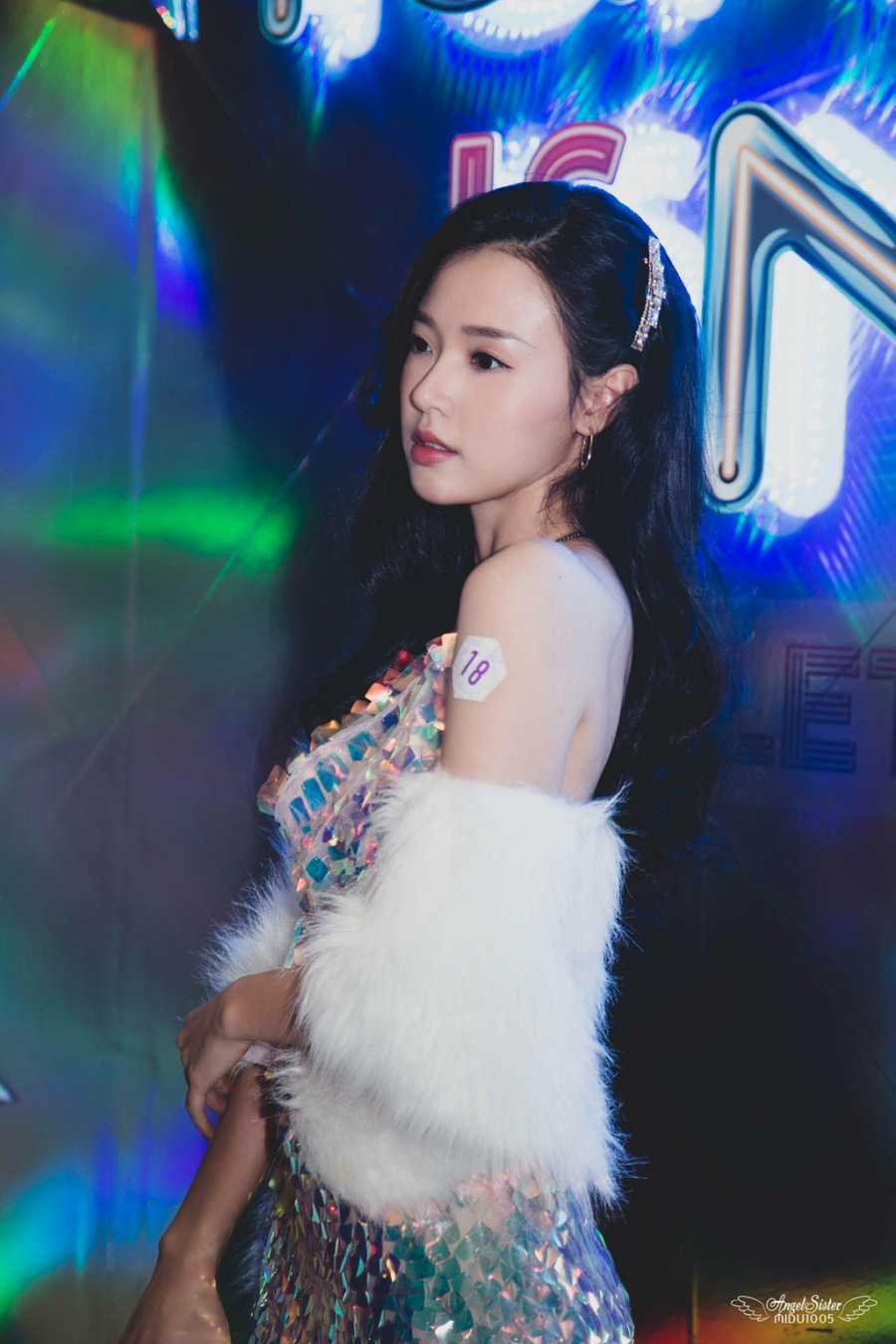 Sau chia tay, Midu trở lại với công việc. Cô từng vướng tin đồn hẹn hò Harry Lu, tái hợp với Phan Thành. Tuy nhiên, Midu luôn im lặng trước những nghi vấn tình cảm. Hôm 10/3, Midu ngầm xác nhận vẫn còn độc thân: “Những ngày tháng tuổi trẻ chỉ cần những người bạn thân và những chuyến đi thú vị”.