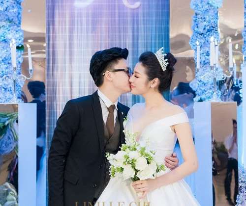  Tháng 7/2018, Dương Tú Anh lấy chồng thiếu gia kém tuổi.