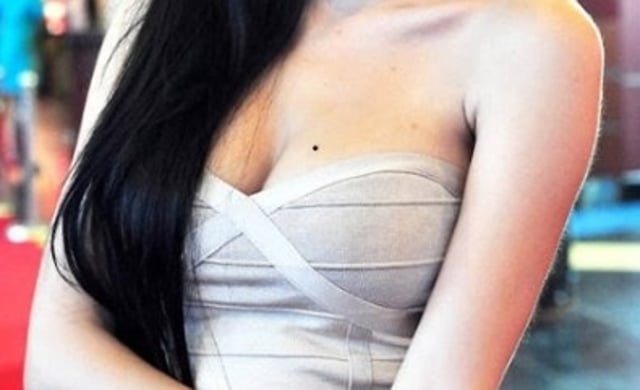 Ngực lớn khá chiều chồng