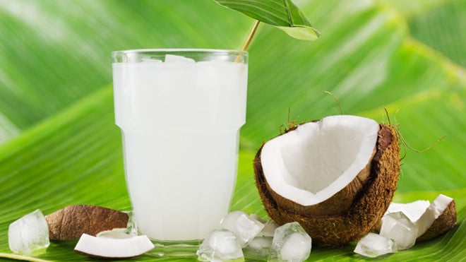 Nước dừa món đồ uống tuyệt vời trong ngày hè