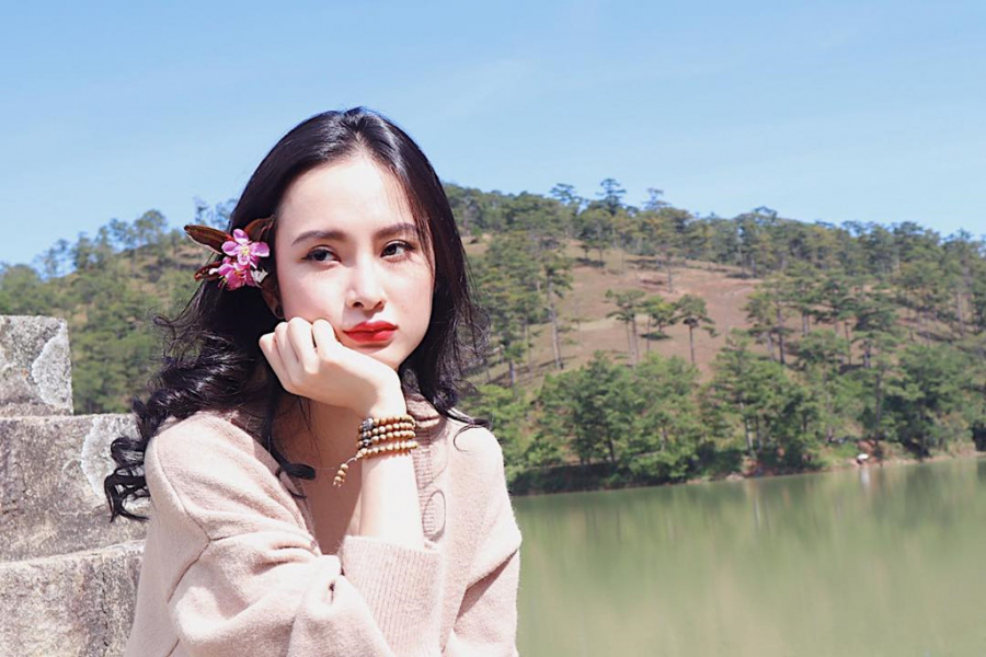 Không còn những tấm ảnh khoe thân hở hang và thường xuyên chia sẻ những tâm sự về Shbet16 chơi game trực tuyến, Angela Phương Trinh dường như cho thấy cô đang trưởng thành và chín chắn hơn.