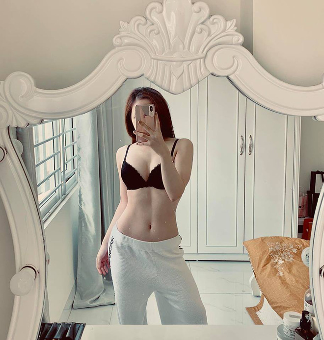 Khi được hỏi về sở thích đăng ảnh sexy lên mạng xã hội, Nhã Tiên cho biết vì đã phải luyện tập rất ất vả để có được vóc dáng như hiện tại, nên cô muốn chia sẻ nó làm động lực cho bản thân và mọi người.    