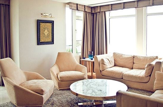 Ngoài biệt thự triệu đô, Giáng My còn sở hữu một căn penthouse trị giá ước tính hàng chục tỷ nằm trên tầng cao nhất của một chung cư cao cấp rất gần trung tâm Sài Gòn.    