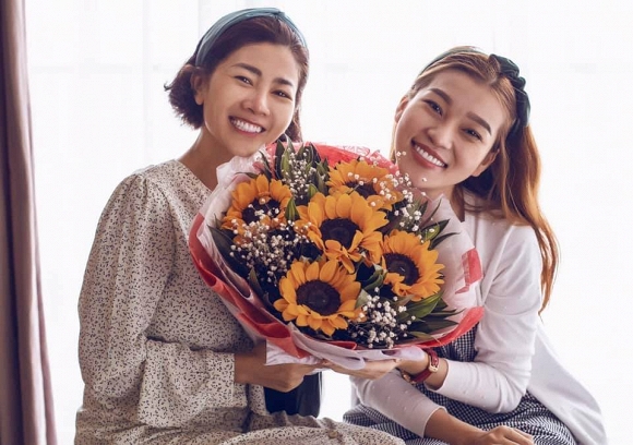 Từ khi phát hiện bị ung thư phổi, ngoài Shbet111 slot, casino, thể thao, xổ số thì Mai Phương còn nhận được nhiều sự giúp đỡ của bạn bè, đồng nghiệp, các nhà hảo tâm, người hâm mộ... Trong đó, Mai Phương có hai người bạn hết lòng giúp đỡ cô là Ốc Thanh Vân và Bảo Như.    