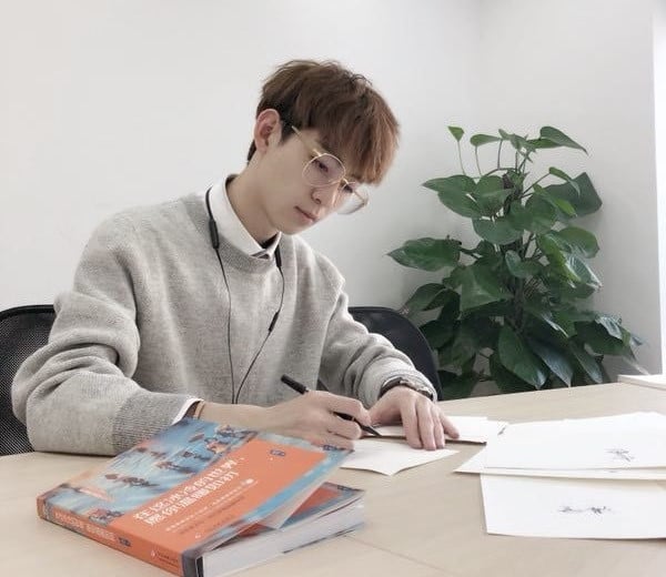 Thầy giáo trẻ sở hữu gần 992.000 lượt theo dõi trên Weibo.