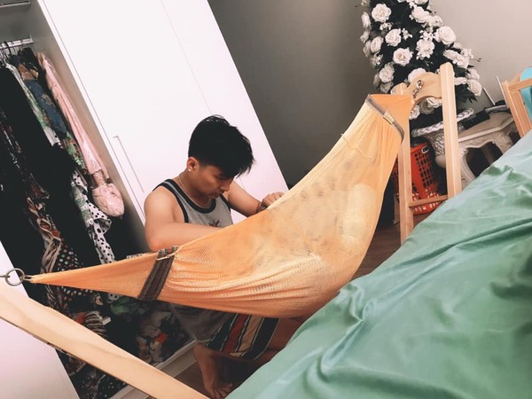 Lâm Khánh Chi khoe ảnh chồng chăm con.