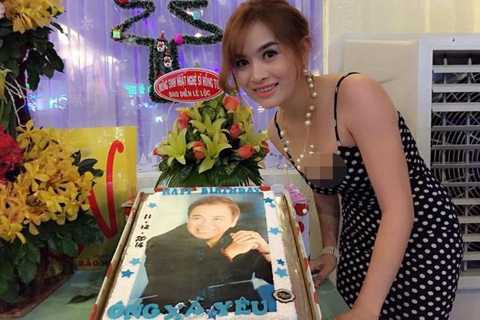 Bà xã của Hồng Tơ ngày càng đẹp mặn mà sau khi hạ sinh một cô con gái.    