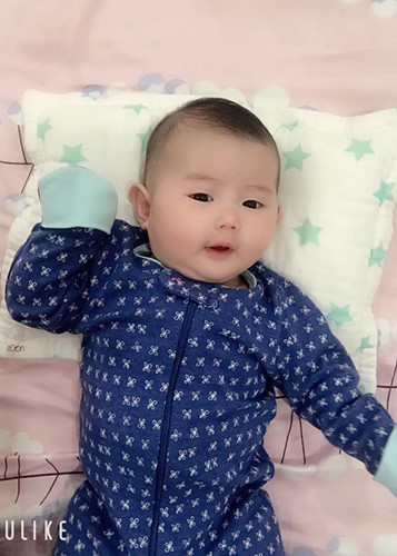 Cô bé Hera sở hữu nhiều nét giống mẹ