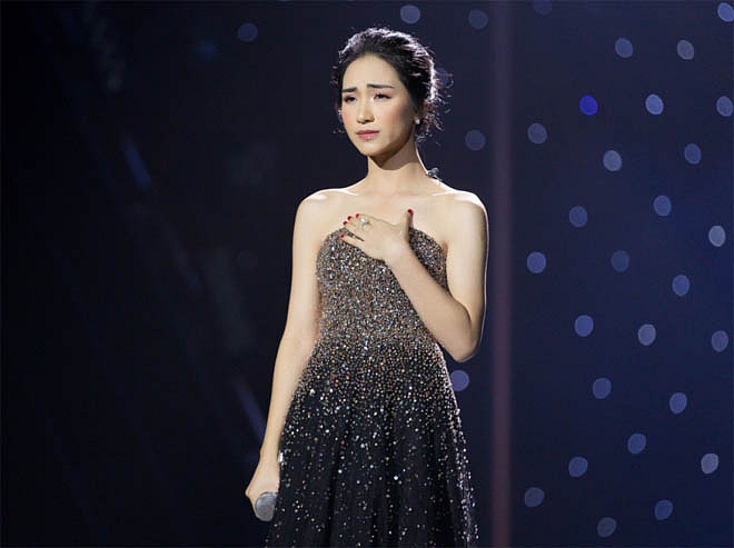 Hòa Minzy không dám hát phòng trà suốt 2 năm qua vì sợ không có khán giả đến xem.    