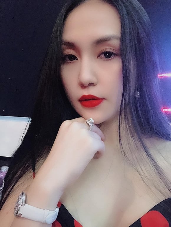 Nhan sắc xinh đẹp của vợ Tuấn Hưng khi mang bầu lần ba.  