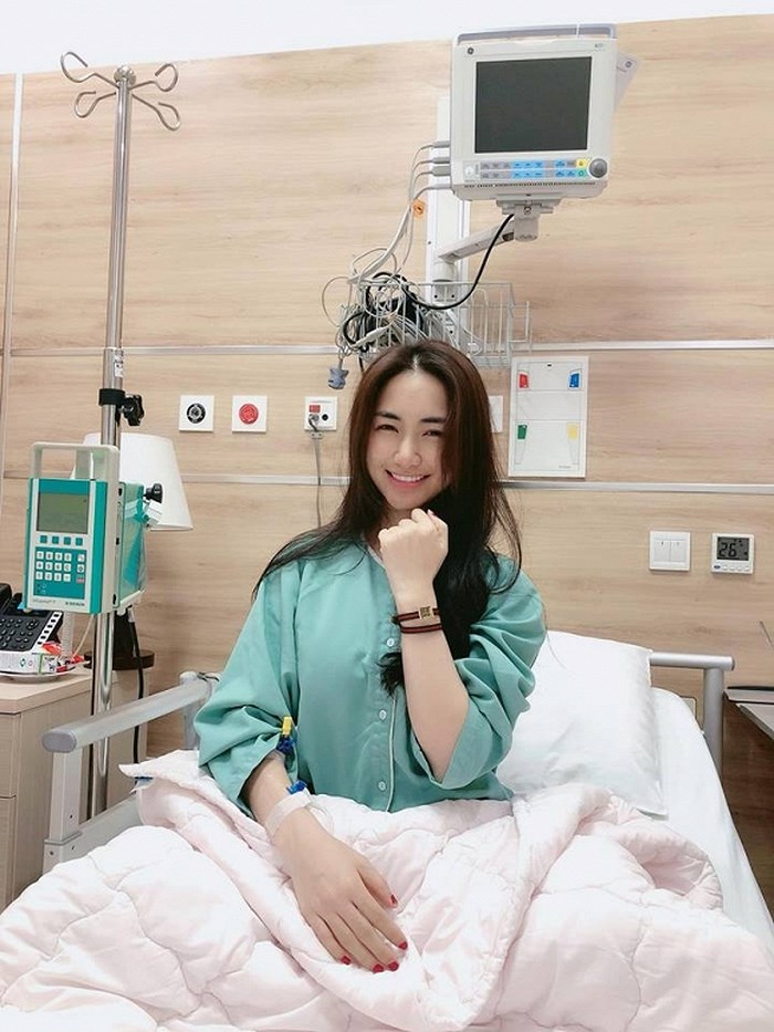 Hình ảnh Hòa Minzy phải nằm viện được chia sẻ cách đây nhiều tháng khiến người hâm mộ lo lắng    