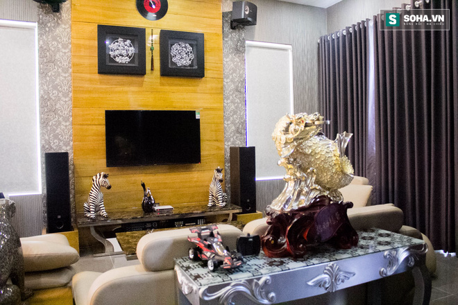 Phòng khách rát vàng đẹp long lanh