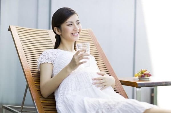 Nước dừa giúp an thai tốt