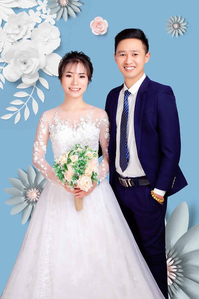 Tấm ảnh cưới của Thuỳ và chồng.