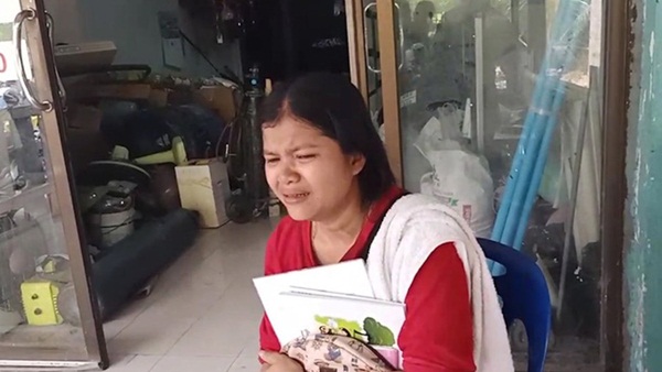 Người mẹ không ngờ bi kịch lại ập đến với con nhỏ chỉ trong tích tắc.