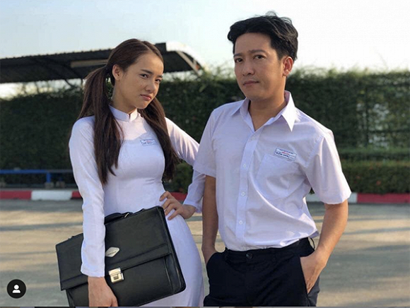 Trường Giang và Nhã Phương gây bất ngờ trong Shbet999 com đăng nhập học sinh.