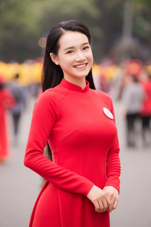 Nhã Phương ngày càng xinh đẹp rạng ngời vì cuộc hôn nhân vô cùng hạnh phúc với danh hài Trường Giang.
