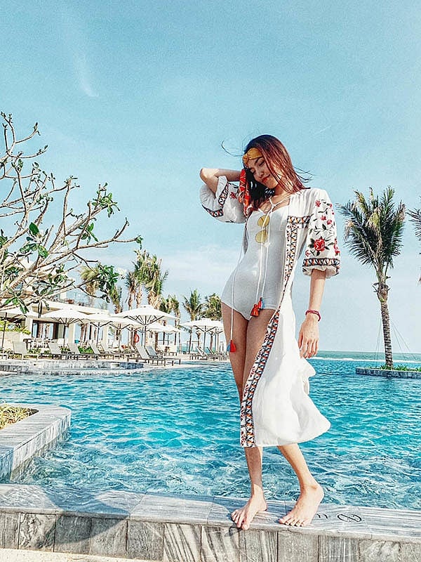Hai vợ chồng người đẹp dành cho nhau khoảng thời gian riêng tư bằng các chuyến du lịch.    