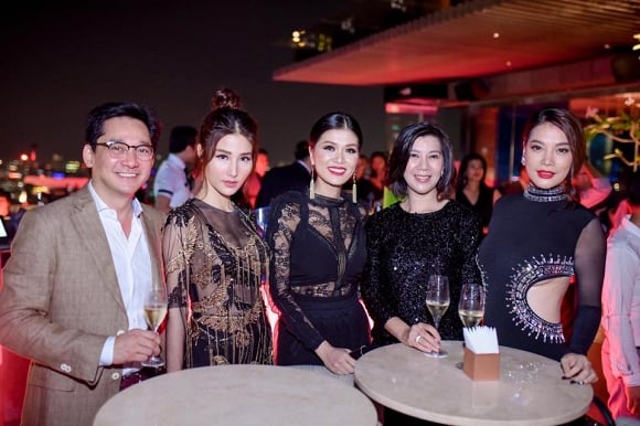 Oanh Yến giờ làm mẹ đơn thân của 5 người con nhưng người đẹp vẫn sở hữu nhan sắc vạn người mê