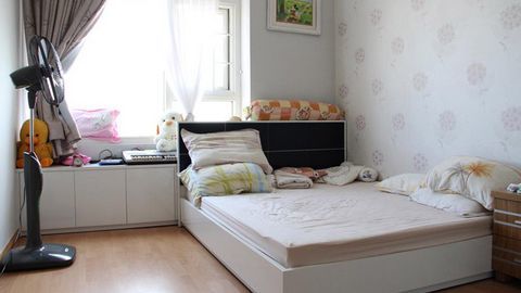 không để nhiều đồ che ánh sáng cửa sổ
