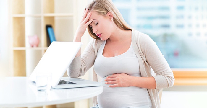 Mẹ bầu nên lưu thông không khí khi ngồi điều hòa