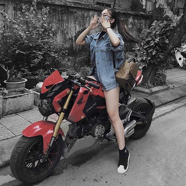 Kiểu mặc quần ngắn hoặc mốt giầu quần giúp 