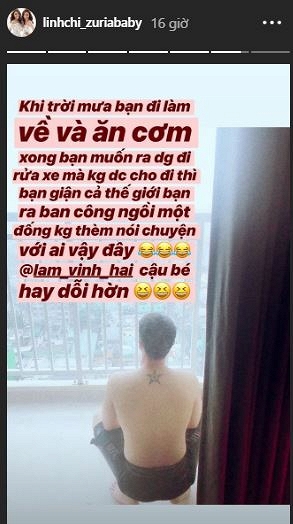 Linh Chi đăng tải hình ảnh Lâm Vinh Hải hờn dỗi ngồi ngoài ban công.  