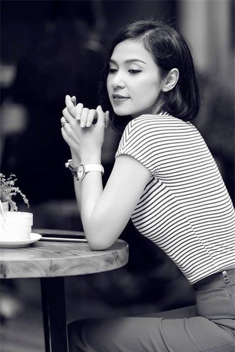 viet-trinh-xinh-dep-khi-chup-anh-den-trang_1