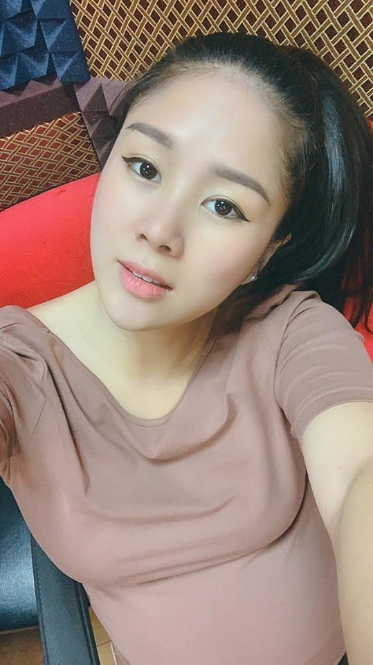 Trong một đoạn livestream gần đây, Lê Phương vô tình tiết lộ giới tính bé thứ 2 là một bé gái, đây cũng là ước nguyện mà đôi vợ chồng mong muốn có từ lâu.    