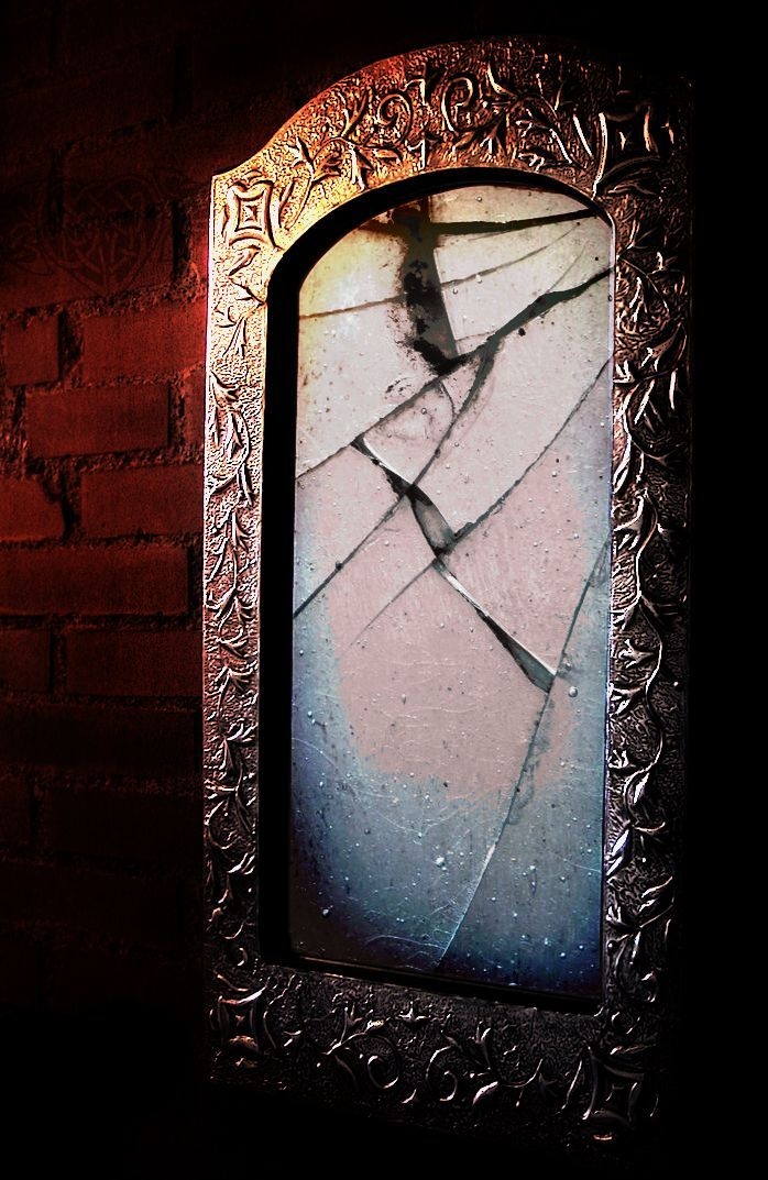 bd7c743aefb9c4d165e974661555313c-broken-mirror-old-mirrors-20170915150354