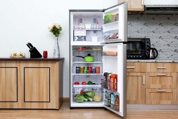 Không để tủ lạnh gần nhà vệ sinh
