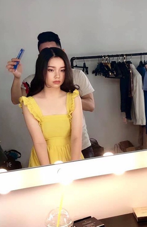 Một số hình ảnh đời thường không có trên phim của cô nàng 13 tuổi đã đóng cảnh nóng trong 