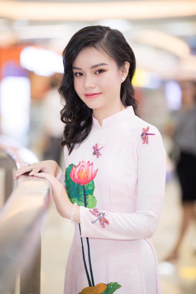 Chia sẻ hình ảnh này, Trà My chú thích: 
