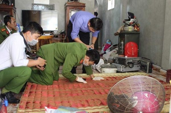 Công an tiến hành khám nghiệm hiện trường điều tra làm rõ nguyên nhân.