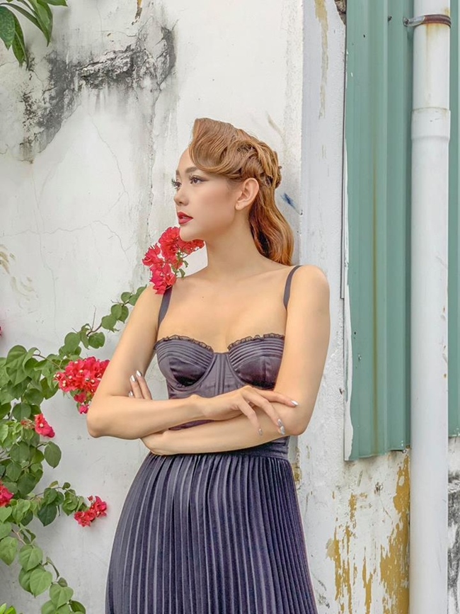 Minh Hằng được biết đến là một trong những nữ ca sĩ nổi tiếng và giàu có nhất nhì trong showbiz Việt. 