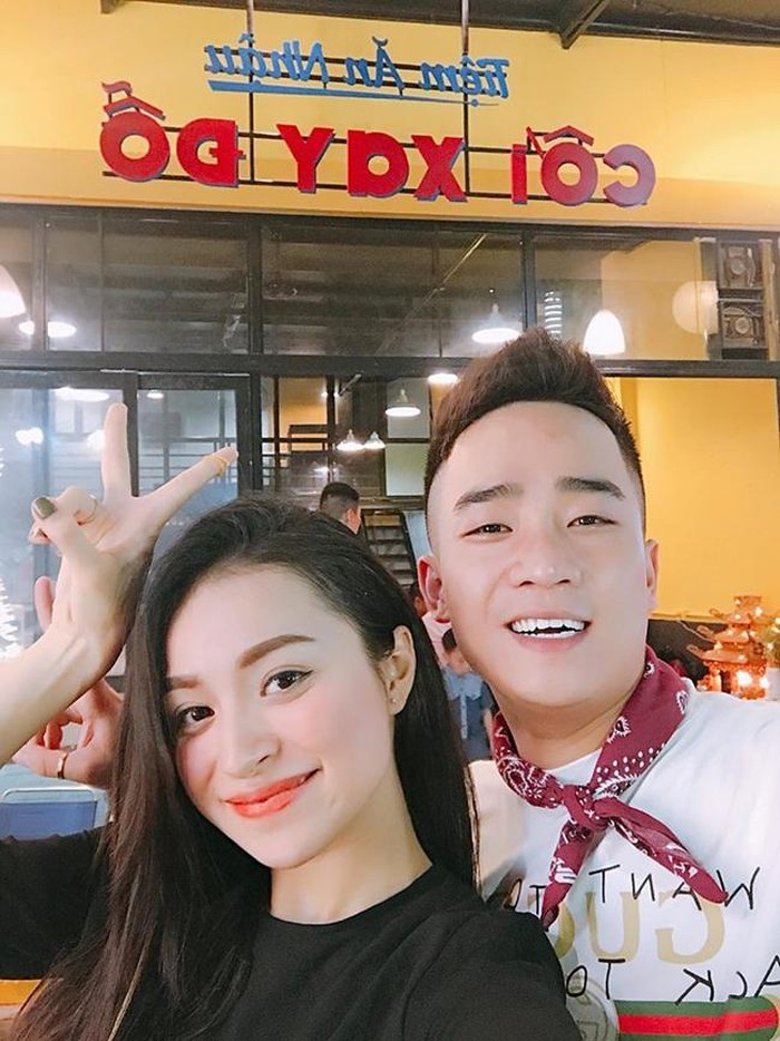 Ngoài đóng phim, Duy Nam còn mở một nhà hàng ăn uống ở Hà Nội.    