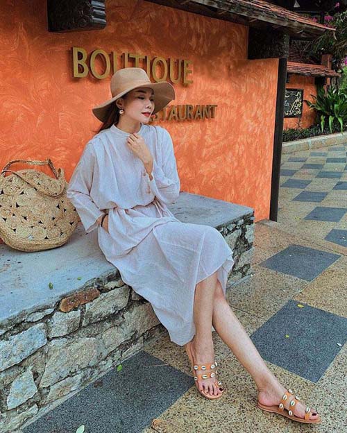 Thanh Hằng chọn Shbet999 com đăng nhập chất linen mát mẻ rất thích hợp với những chuyến đi ngày hè.    