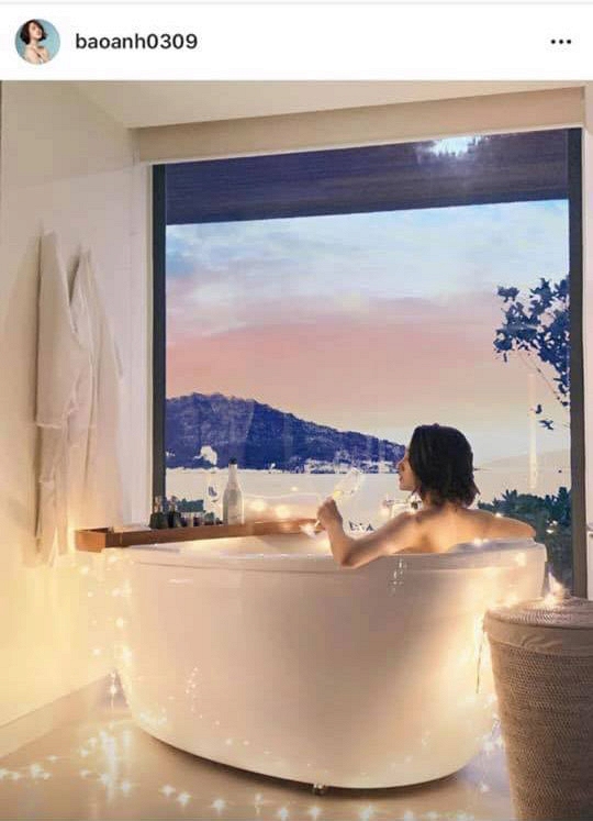 Cư dân mạng lập tức gọi tên Bảo Anh vì cô cũng chụp bức ảnh với bối cảnh và không gian khá tương đồng với tình cũ.