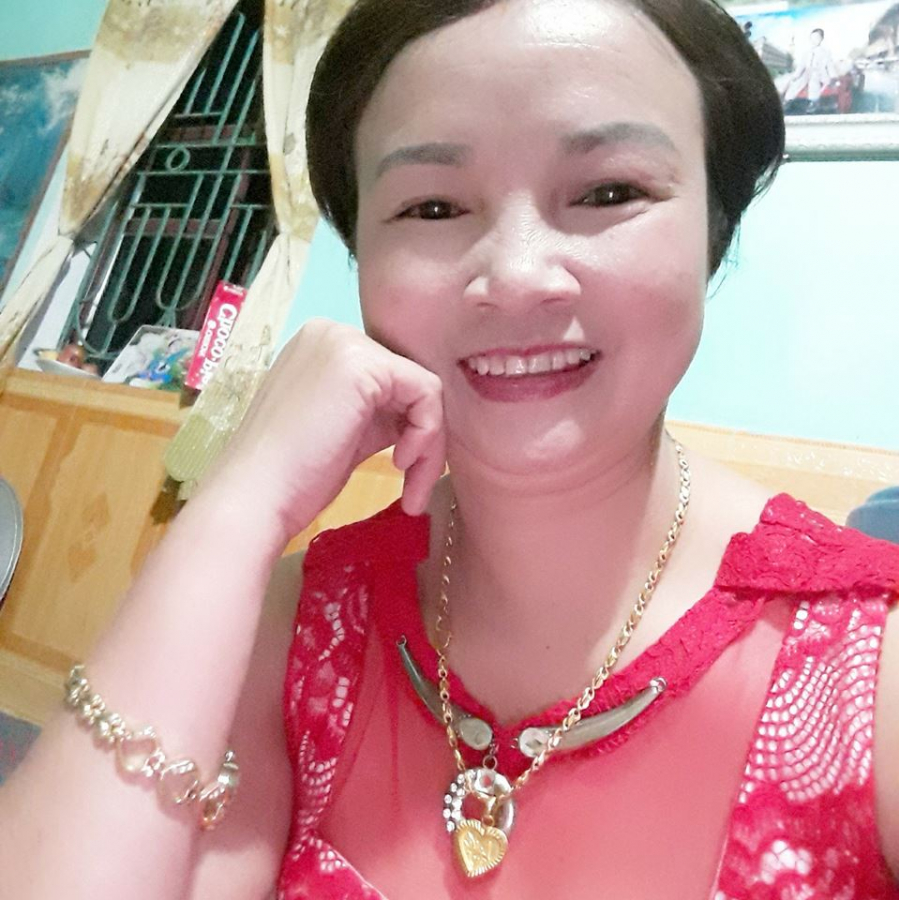 Bà Hiền lúc nào cũng đeo nhiều vàng trên người - Ảnh: FBNV