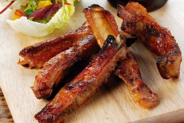 Nấu lửa quá to khiến sườn bị cháy