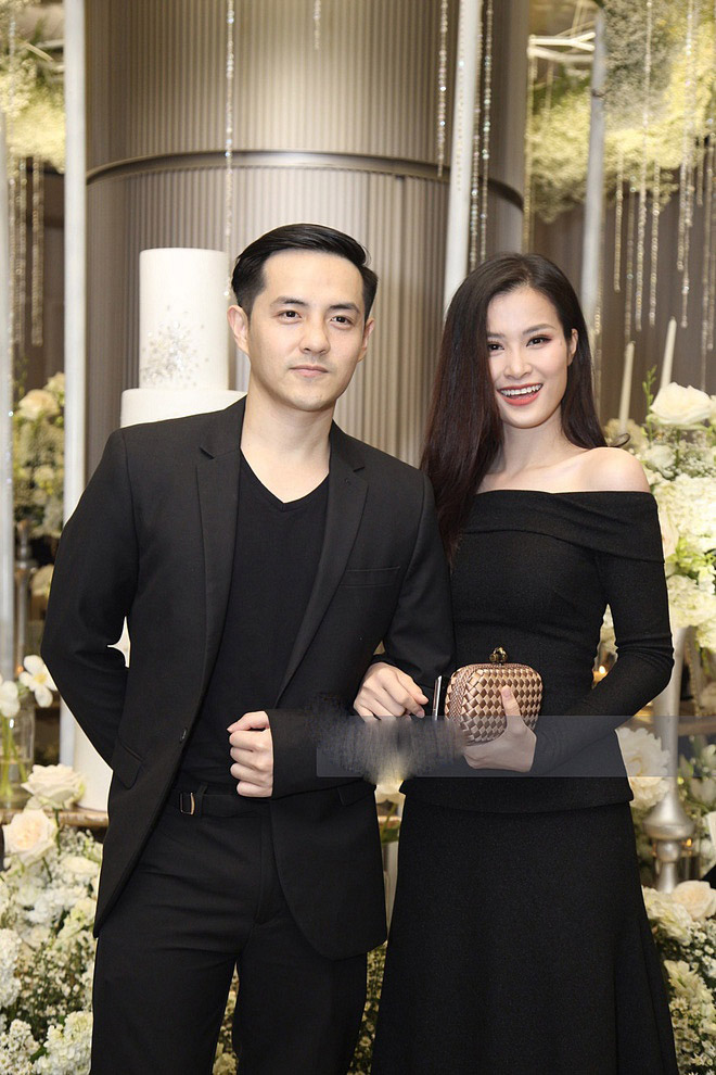 Ông Cao Thắng và Đông Nhi sánh đôi cùng nhau.    