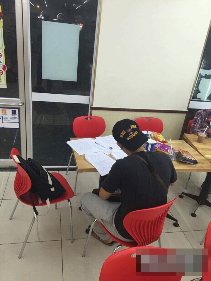 Thanh niên đi làm trả nợ cho người yêu gây xôn xao.